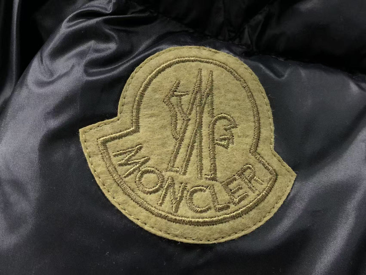 Moncler Sumido Down Jacket - Black