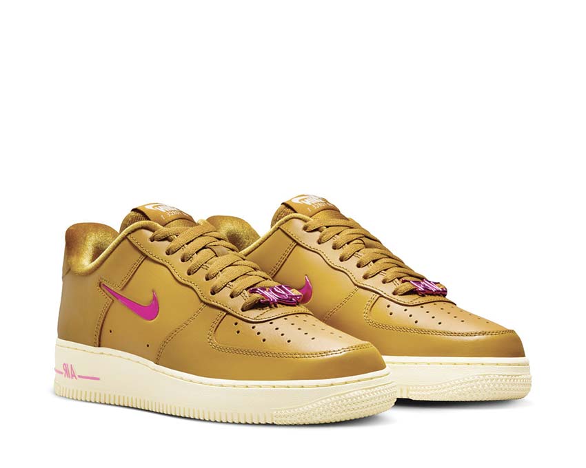 Nike Air Force 1 '07 SE Sneakers "Bronzine / Playful Pink"